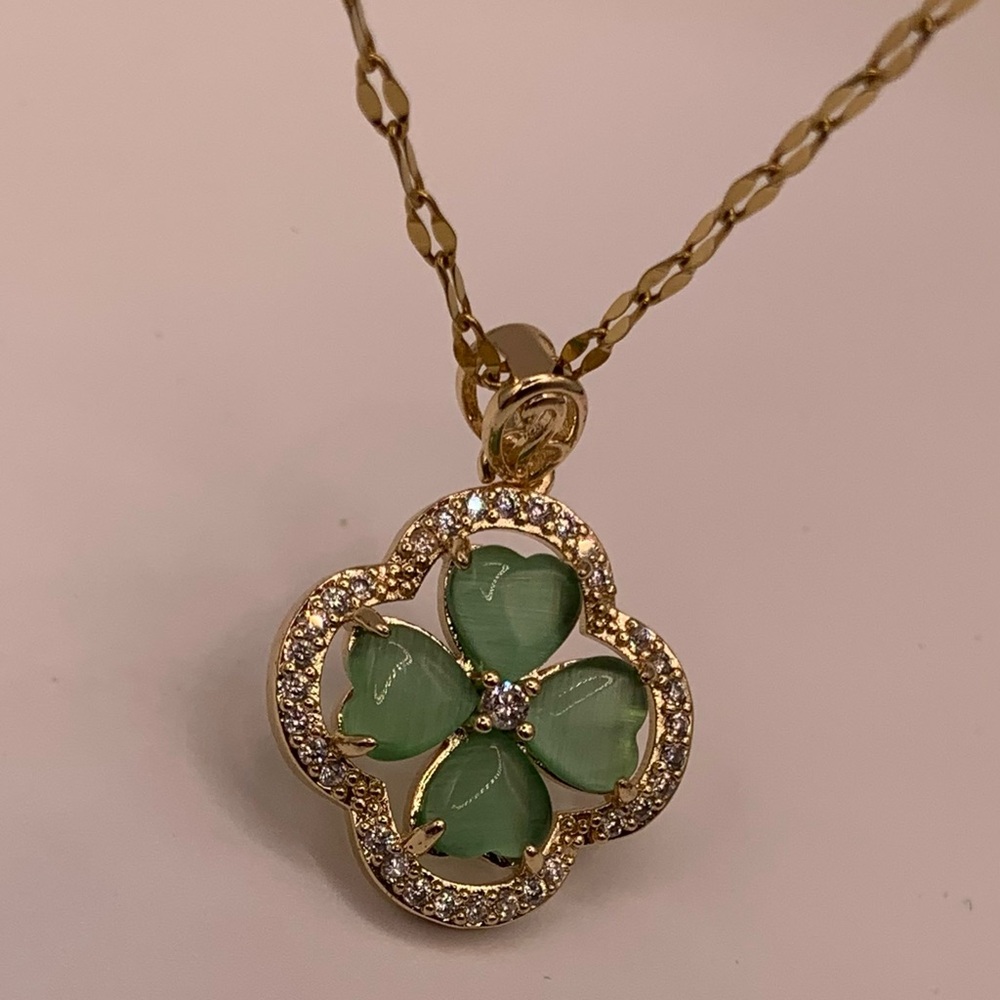 Gold Stainless Steel and Green 4 Leaf Clover Pendant Necklace - Picture 2 of 2